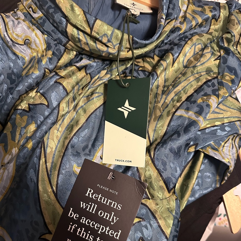 TUCKERNUCK
Deco Floral Satin Faven Dress - Picture 8 of 11